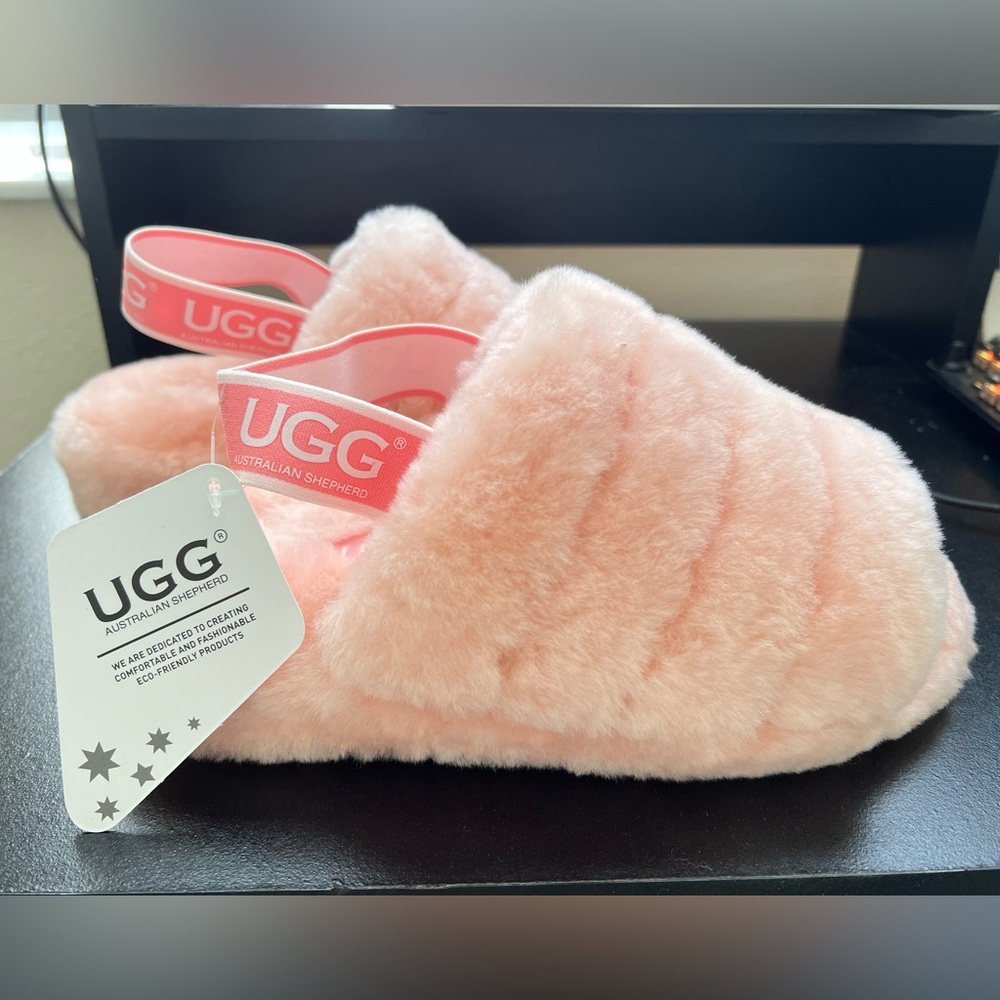 NWT - Ugg Fluff Yeah Slides - size 7